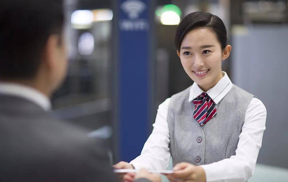 年薪10-12万 五险一金 直签正式劳动合同,期待您的加入!