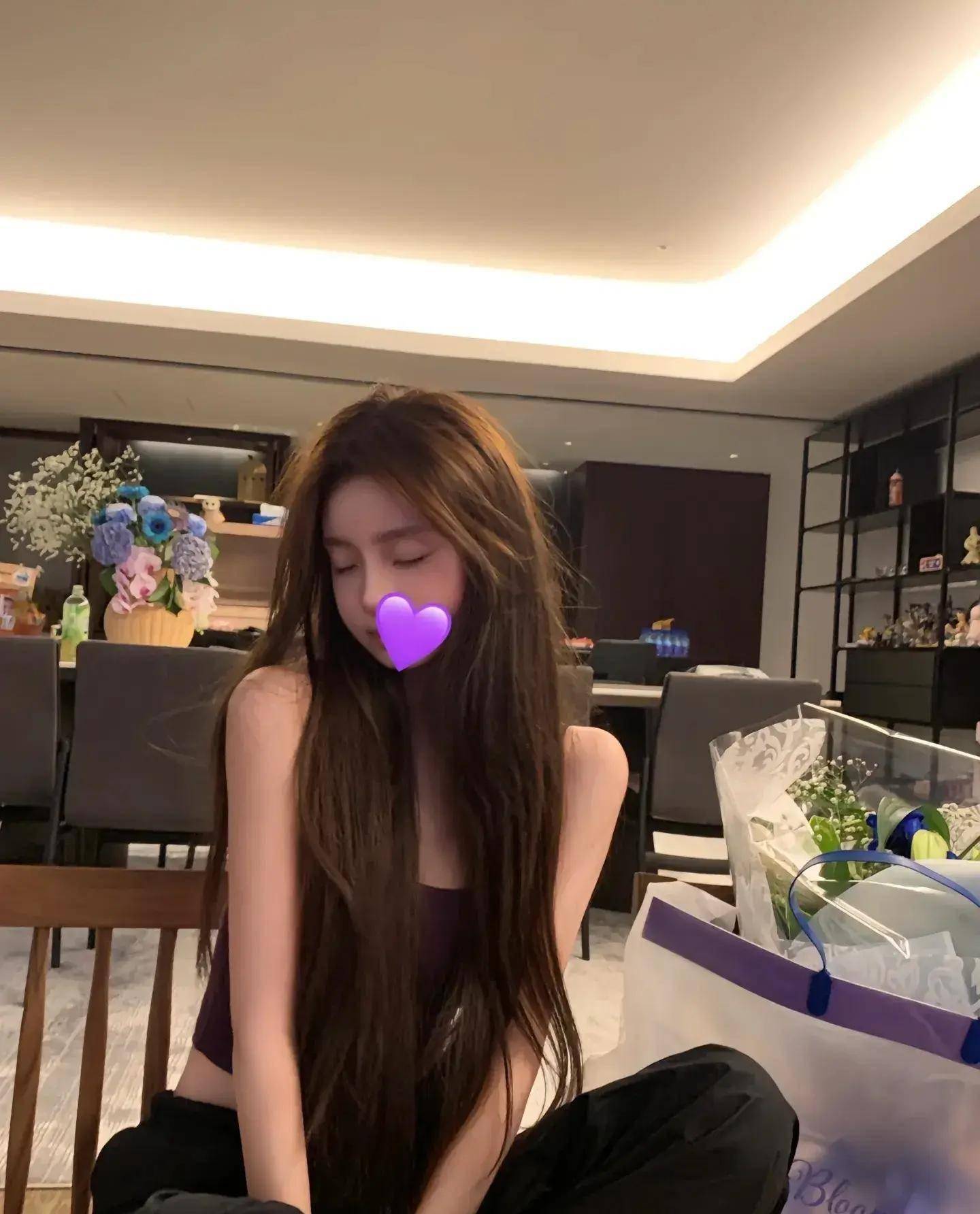 网红懒懒成功入住王思聪豪宅,晒照宣示主权!坦言是对方的开心果