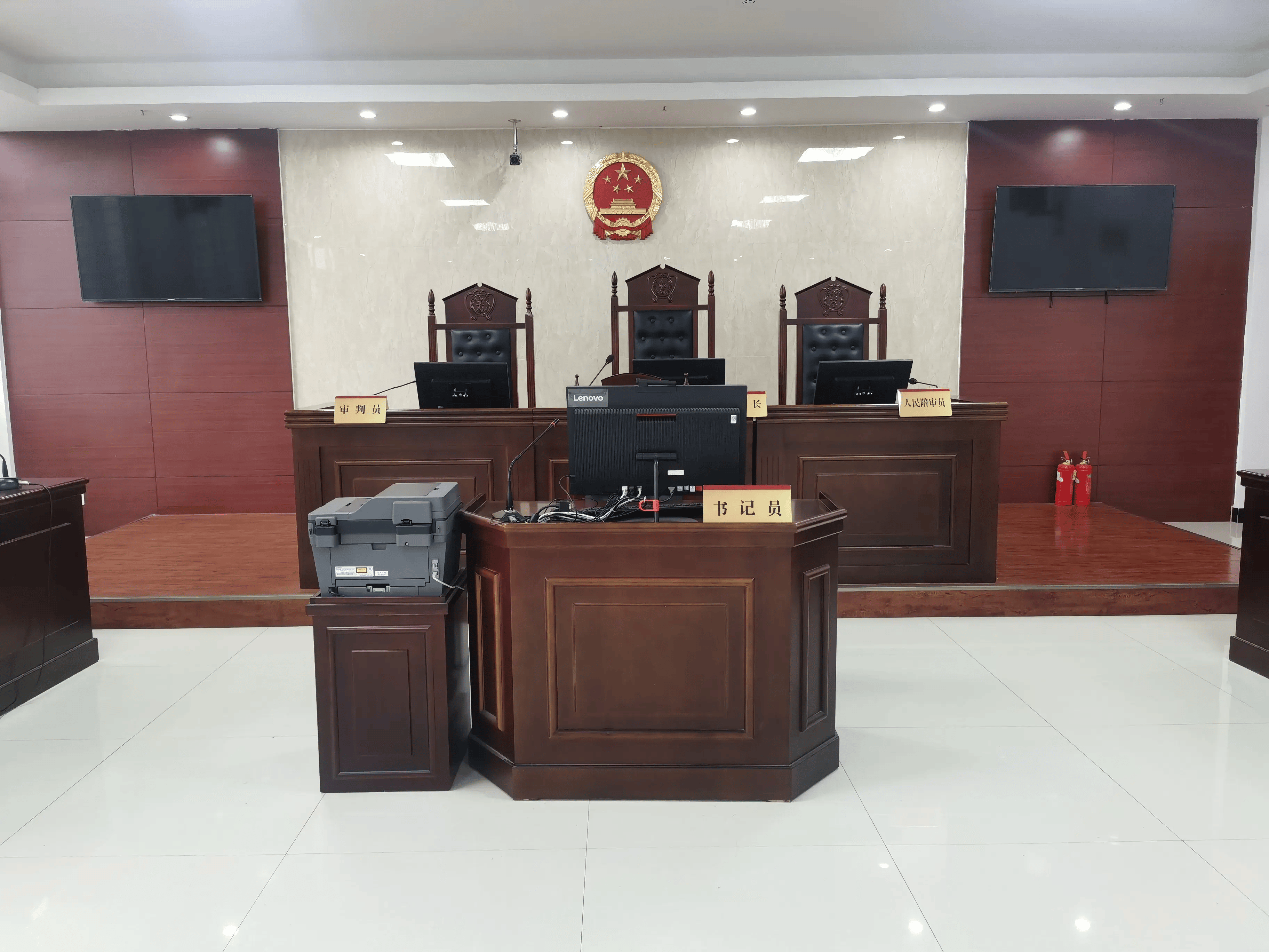 南召县人民法院:劳务合同起纠纷 法官调解化"薪"愁