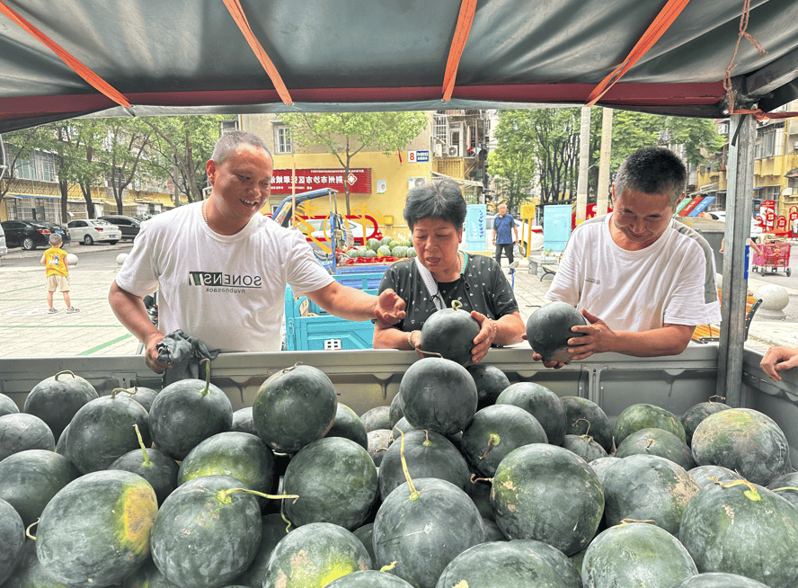 胜利街道:潮汐管理为流动摊贩画地安家