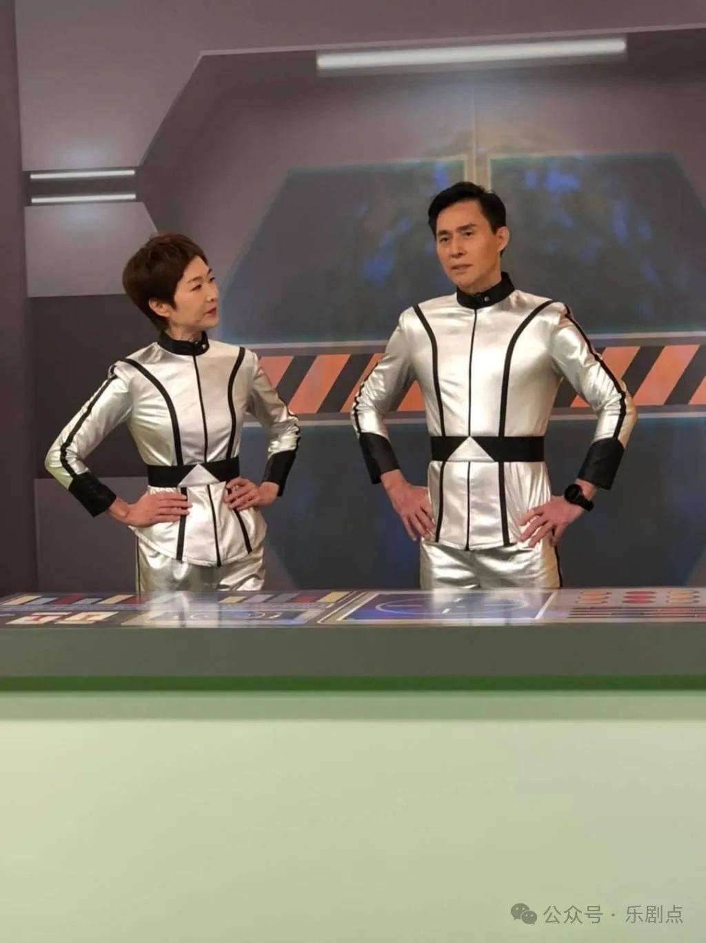 61岁tvb主持谭玉瑛近照瘦削满脸皱纹,网友叹:谭玉瑛姐姐也老了