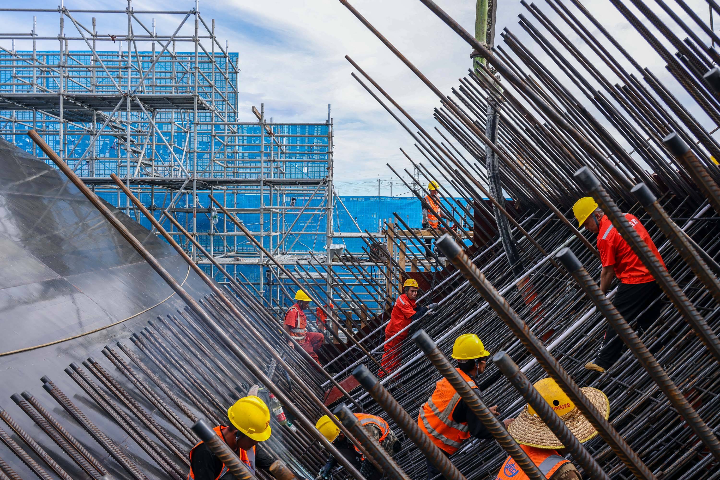 广东:粤东城际铁路v撑连续梁浇筑_潮汕_机场_桥梁