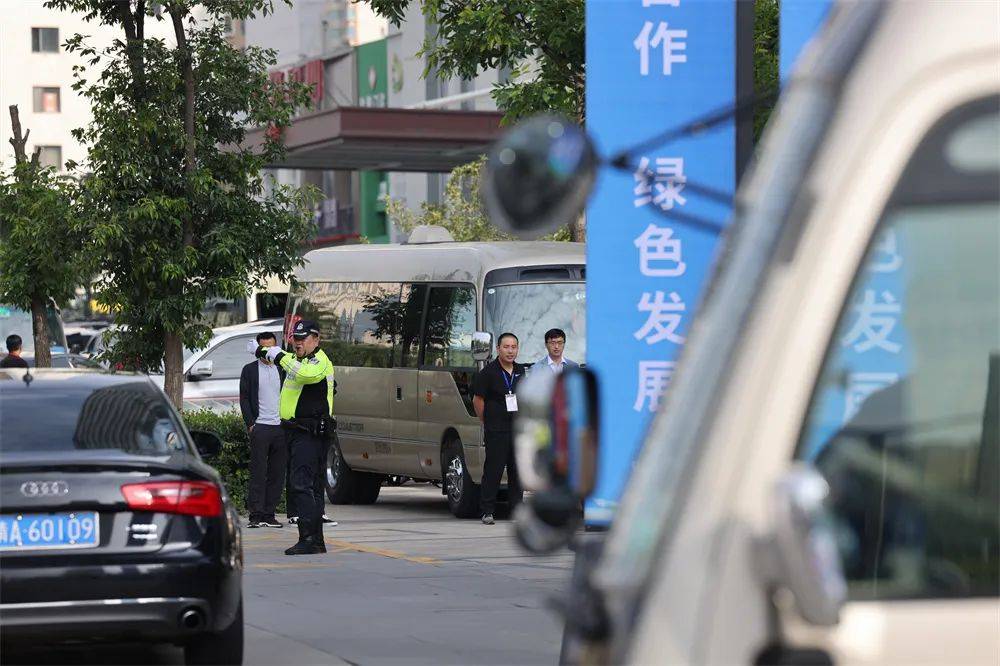 西宁交警护航第25届中国·青海绿色发展投资贸易洽谈会