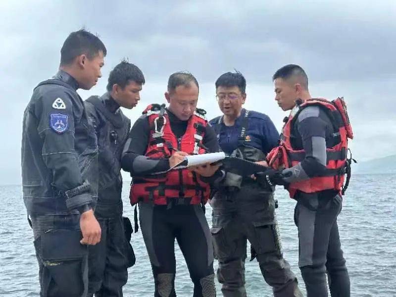 蛟龙入水 破浪"潜"行丨沧江蓝麟潜水救援队再添4名新成员
