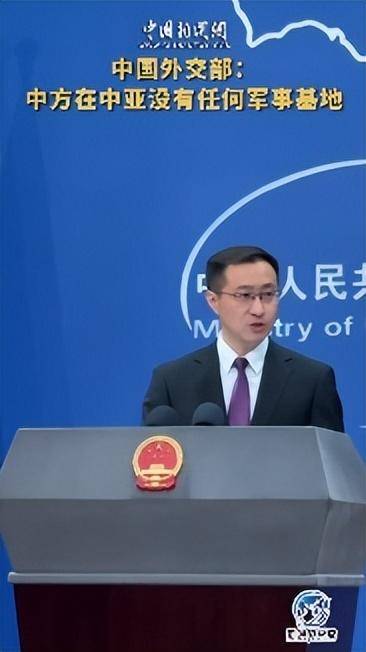 中国外交部发言人林剑12日主持例行记者会.