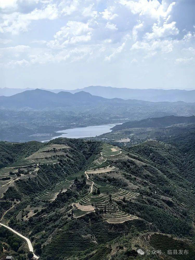 临县汉高山图片