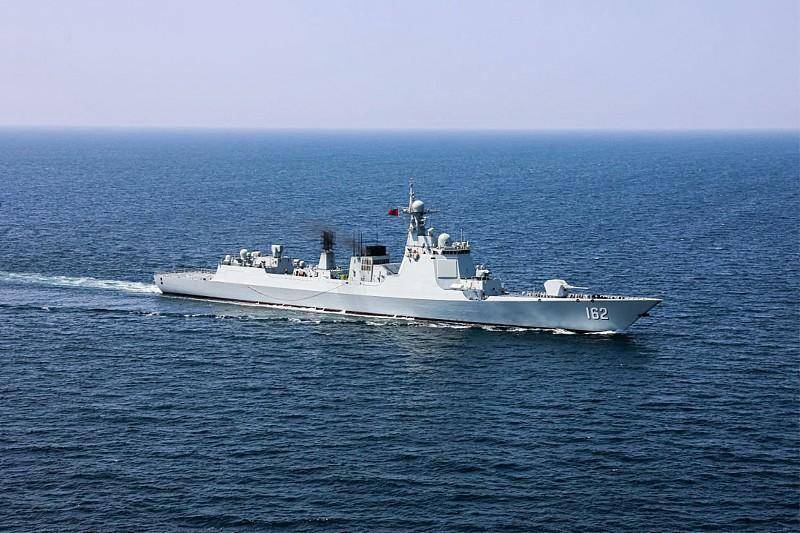 ":跨越印度洋,深入中东的腹地,与多国海军携手在海上联演上崭露头角