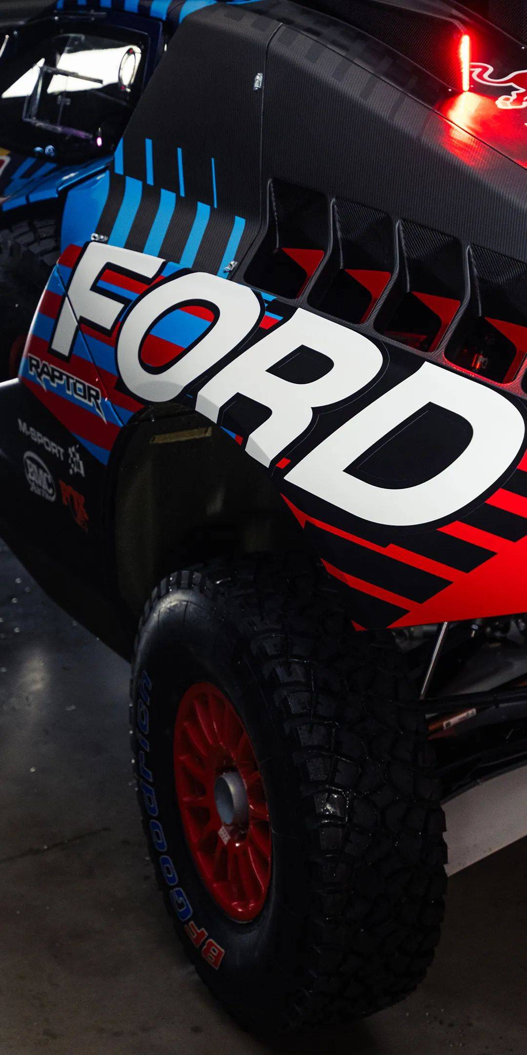 福特发布raptor t1 达喀尔赛车!