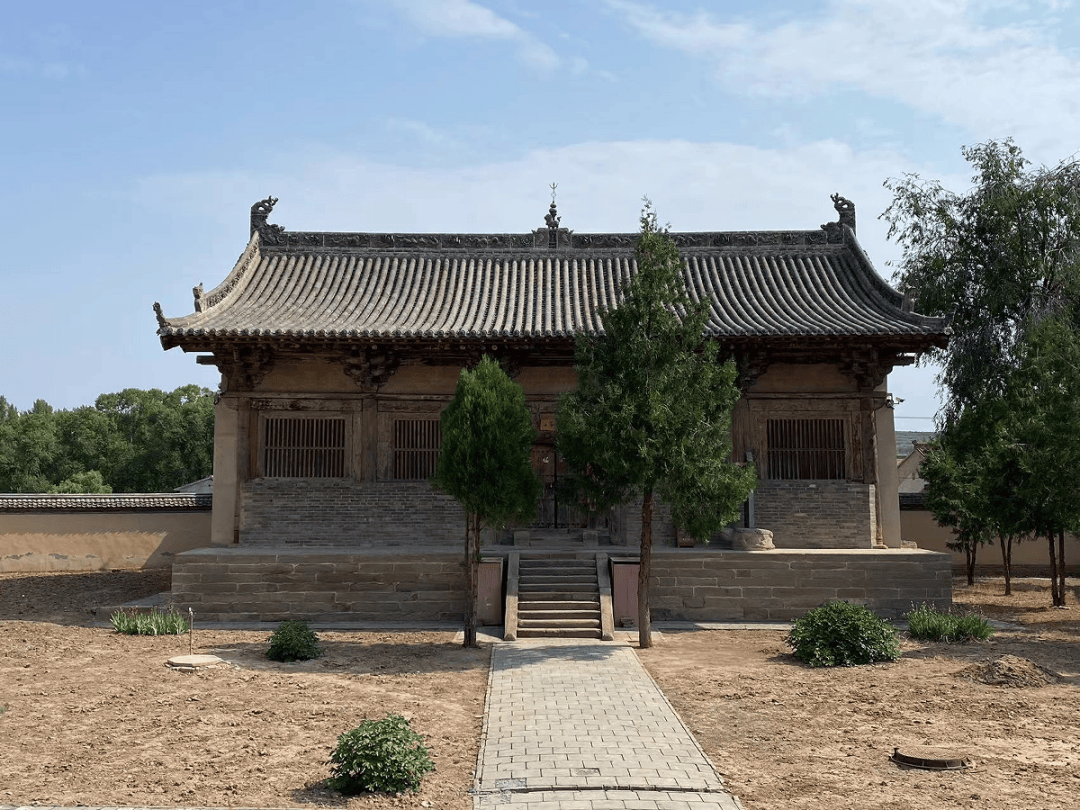 主要建筑包括观音殿,大雄宝殿,两侧为东西配殿,东为十殿阎罗殿,西为八