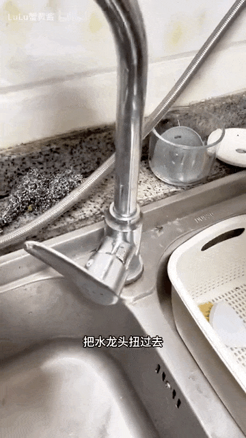 "80后"女生靠"修水龙头"一夜爆火,50万网友疯狂点赞:姐妹,你配享太庙!