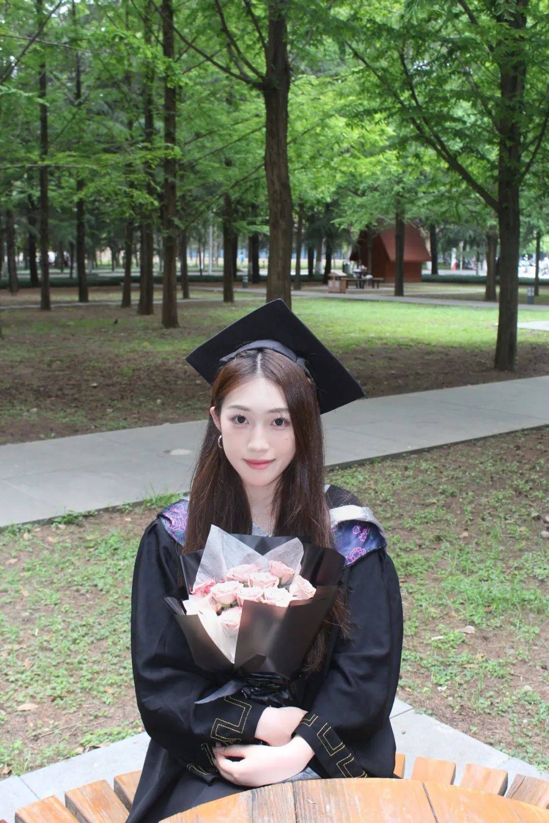 陆艺舟毕业于陕西师范大学化学(公费师范生)专业,现就职于浙江省慈溪