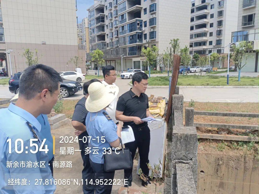 7月15日,市生态环境局党组书记,局长丁仕敏到高新区实地调研水环境