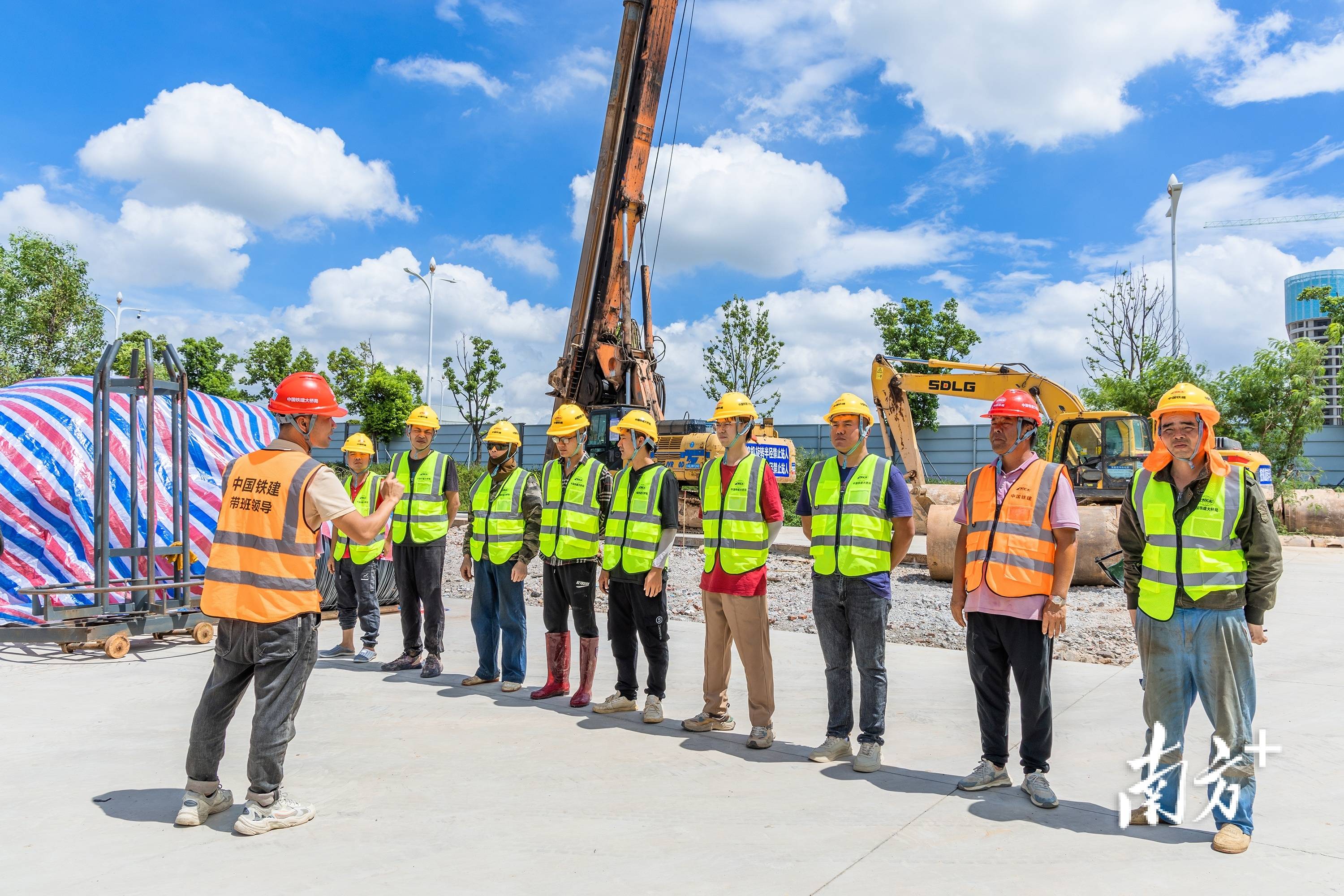 滨海湾新区福海路-滨海湾大桥立交工程动工,进入正式建设阶段,施工