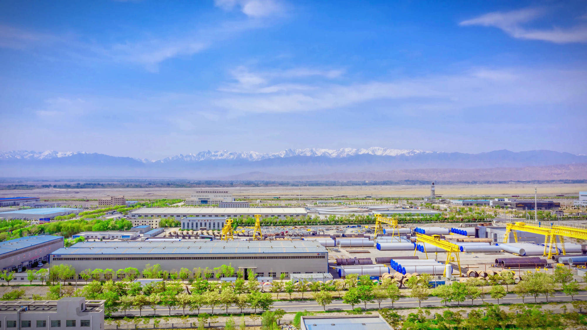 目前,风电产业链主机,叶片,塔筒三大系统已经布局