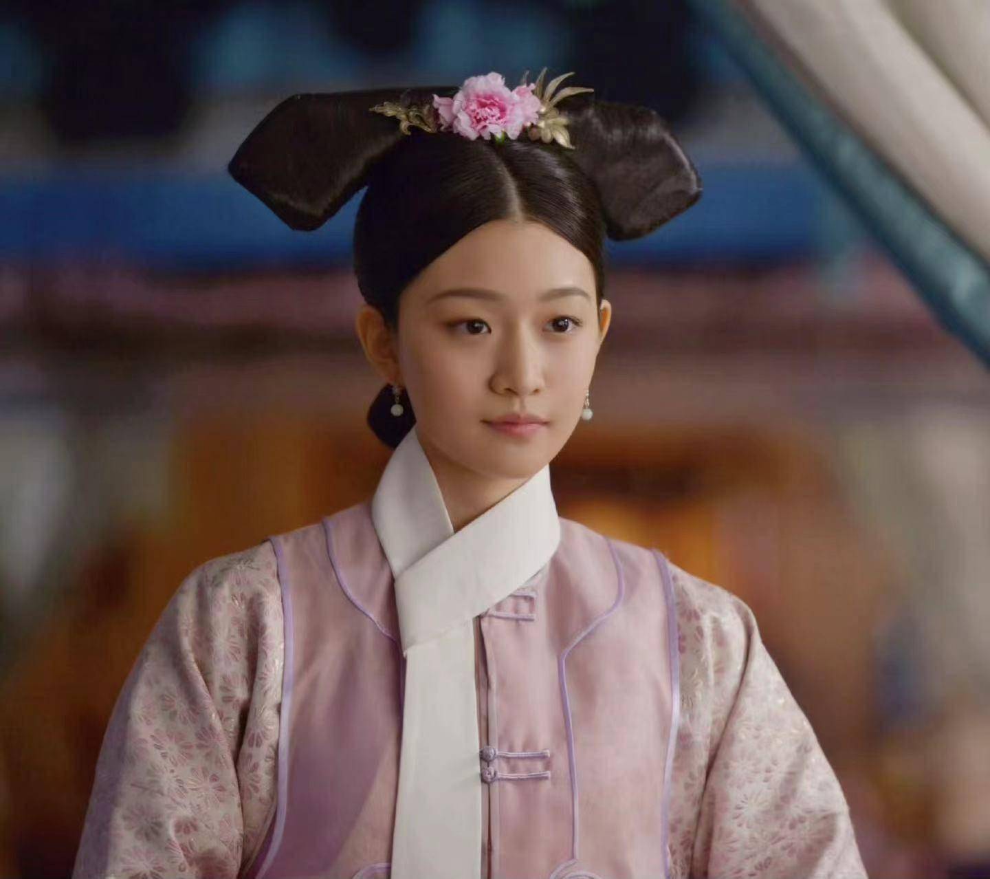 在电视剧《如懿传》中,郑水晶饰演灵动的菱枝一角,虽然戏份不多,但是