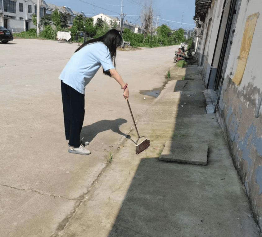 扫地图片真人背影图片