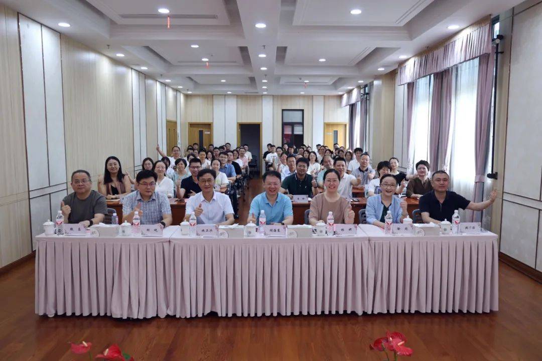 复旦大学公共卫生学院副院长,博士生导师阚海东,区卫生健康工作党委
