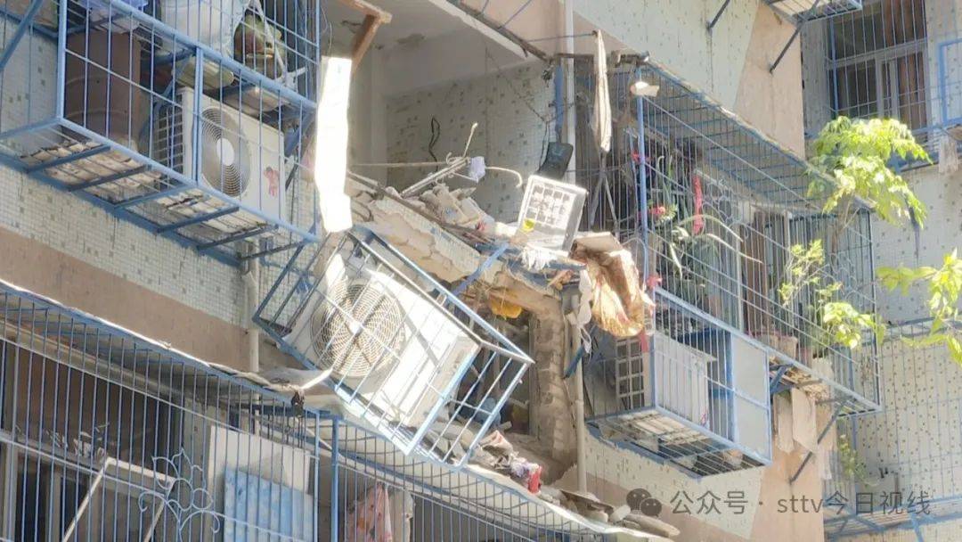 潮汕一商住楼3楼突发煤气瓶爆炸!现场.