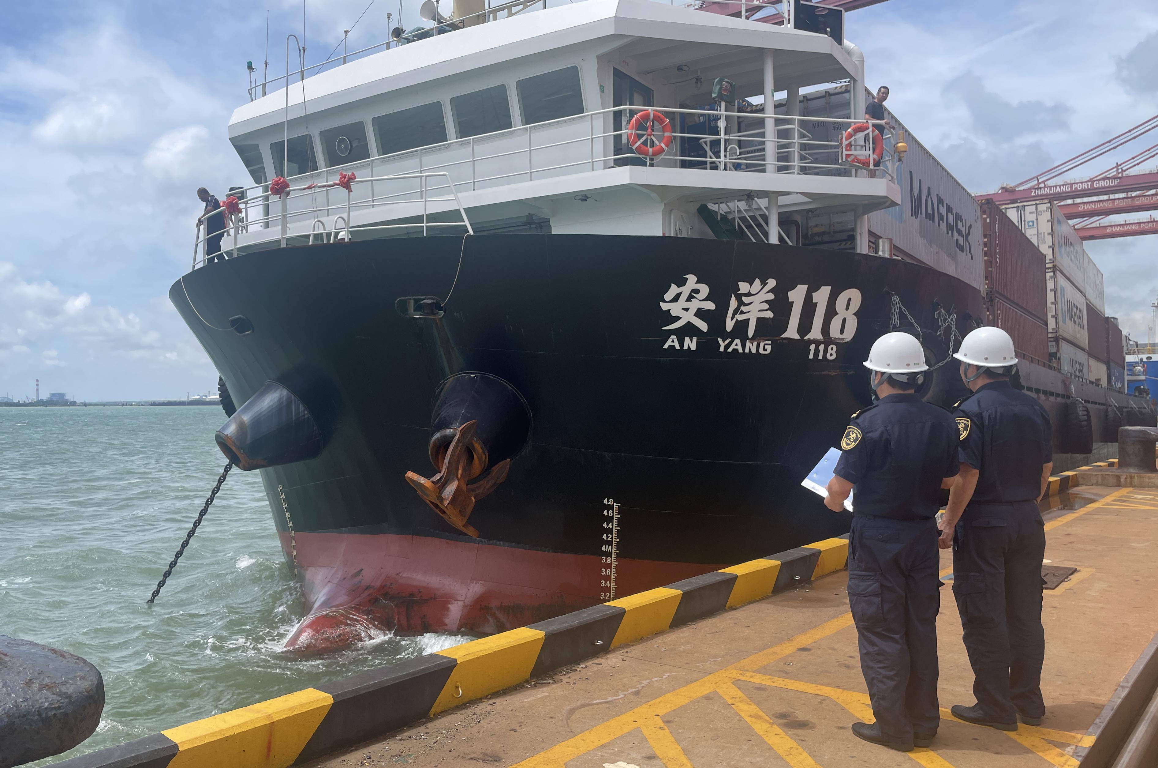 包含镇海海关喻的词条 包罗
镇海海关喻的词条（镇海海关关长喻晋） 海关