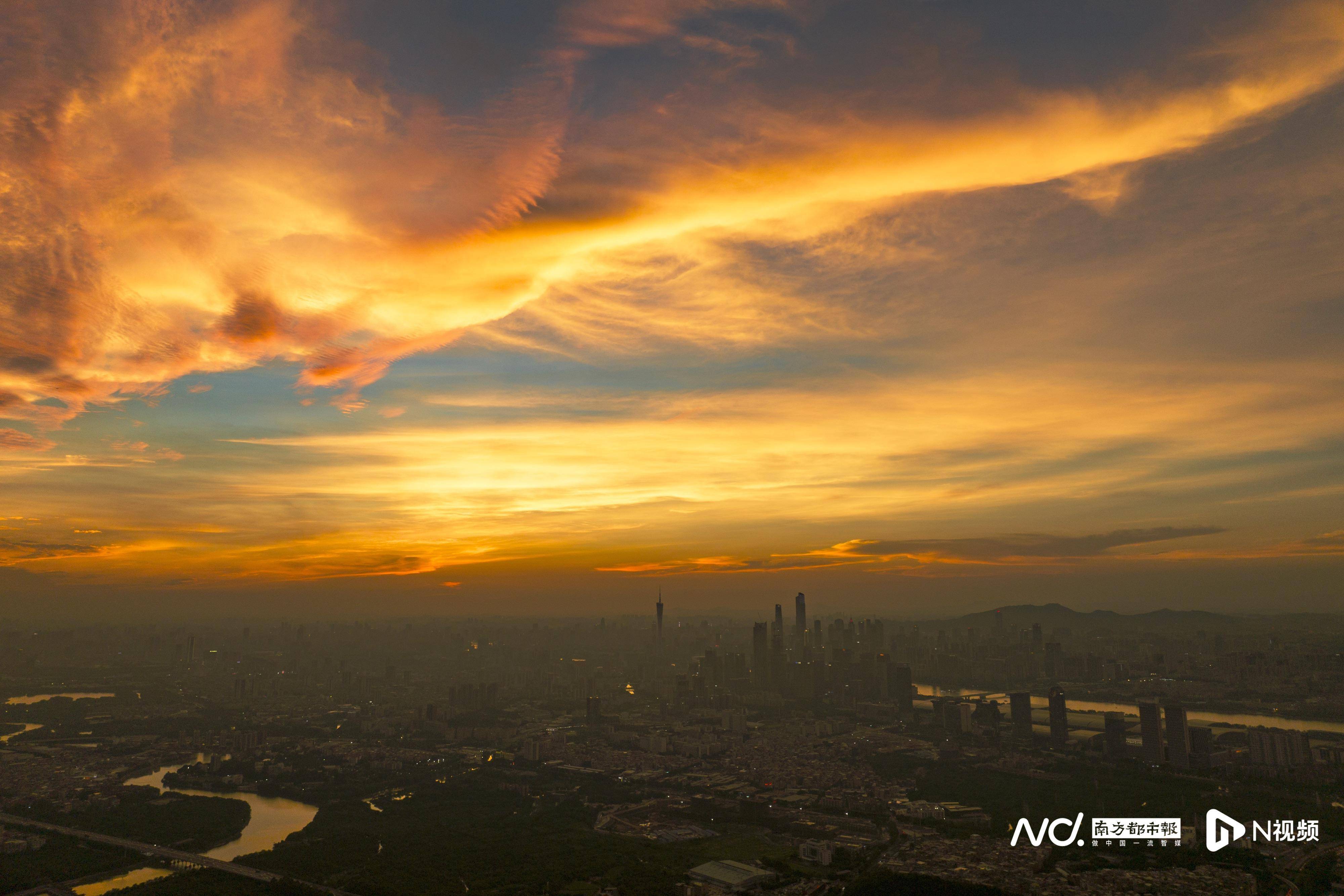 广州的晚霞又刷屏(多图),猎德大桥的"吃胡位"有点挤!