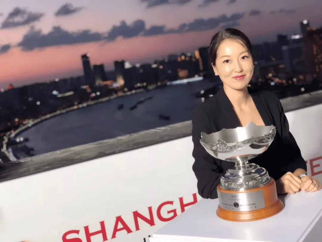 斯诺克女裁判风采:谁是你的最爱?