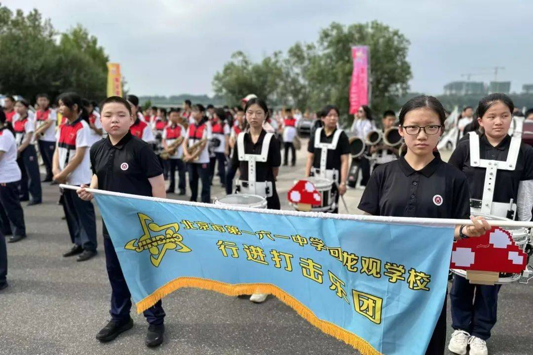 优秀艺术团联谊活动晚间,参加与首师大育新学校,前锋学校的优秀艺术团