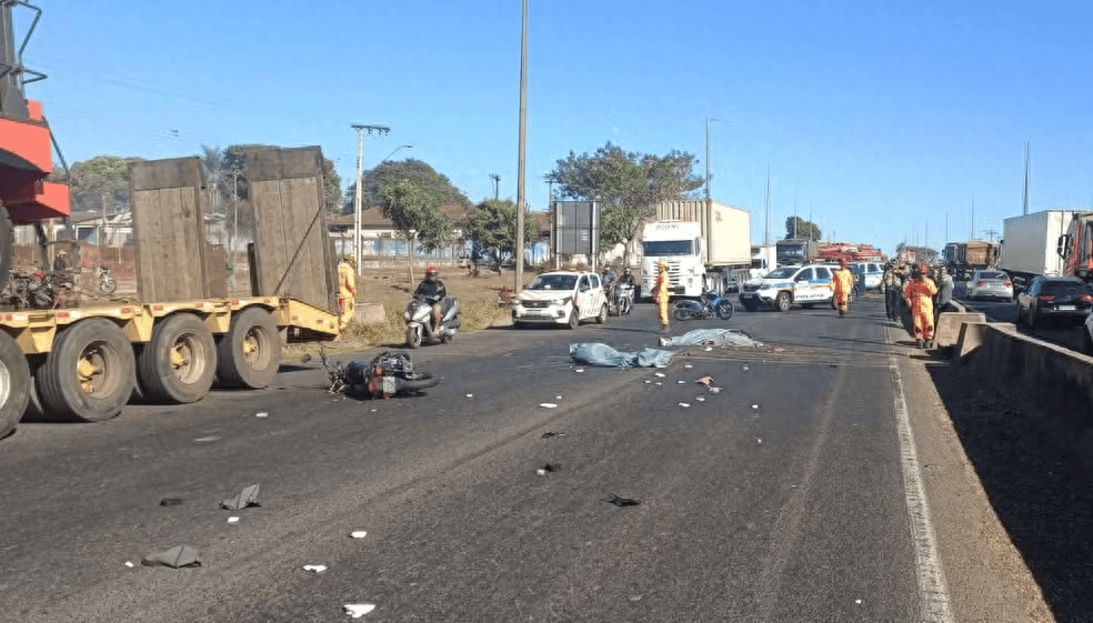 巴西东南部发生摩托车相撞事故,2人死亡