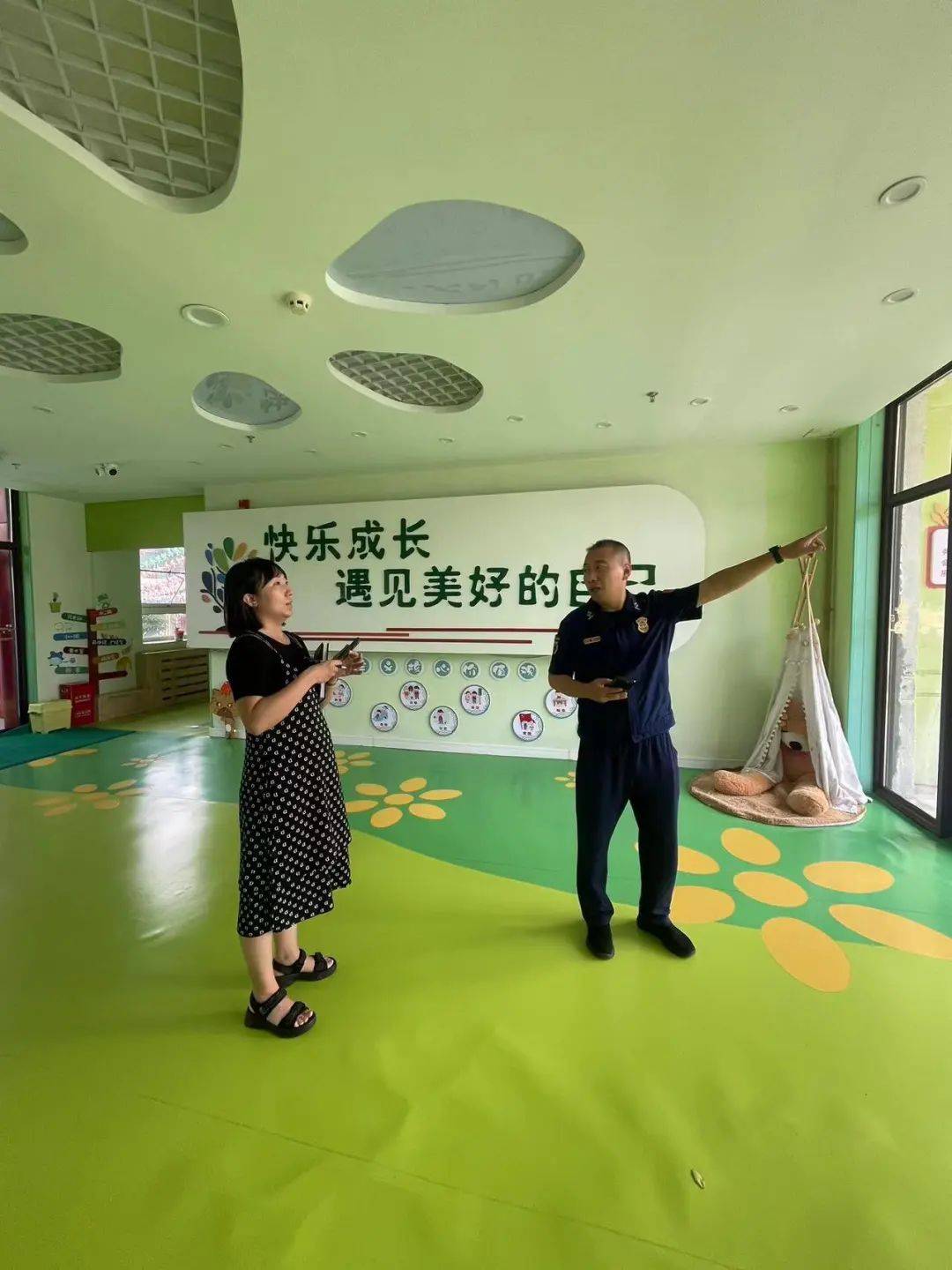 营口消防站前大队开展幼儿园消防检查 为幼儿撑起保护伞