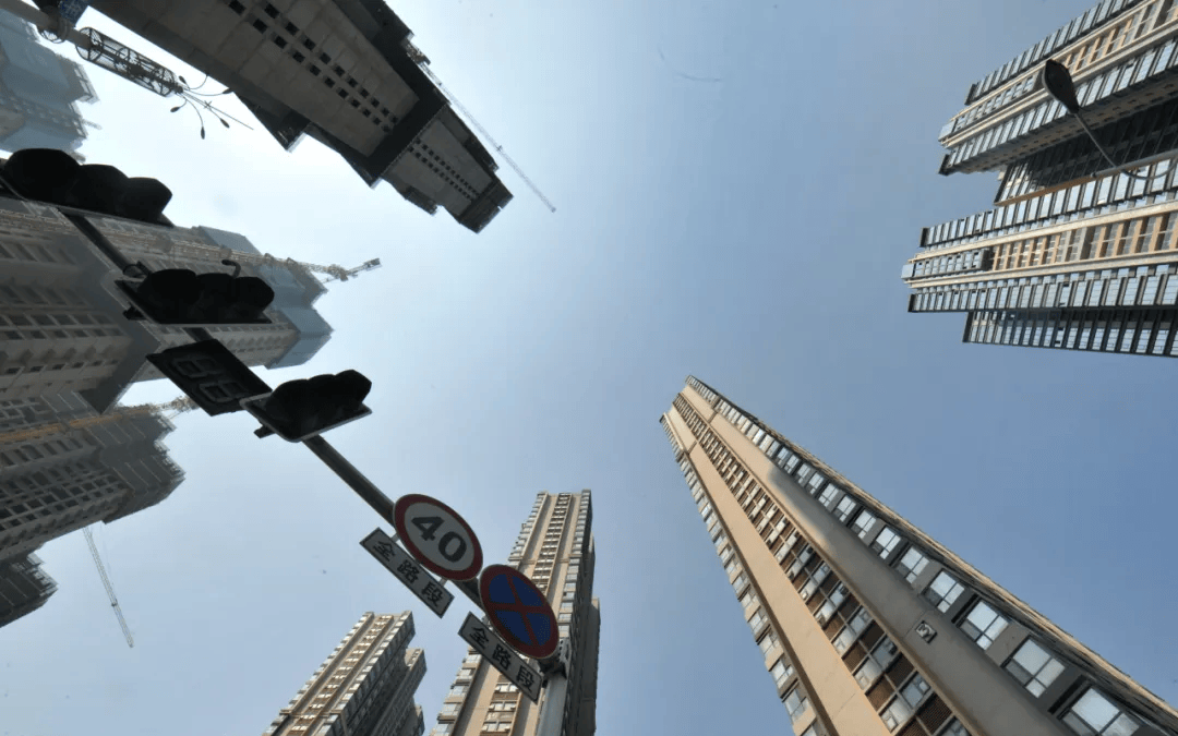 官方协调退房退首付,为烂尾楼业主及时止损 | 新京报快评_部门_项目_监管