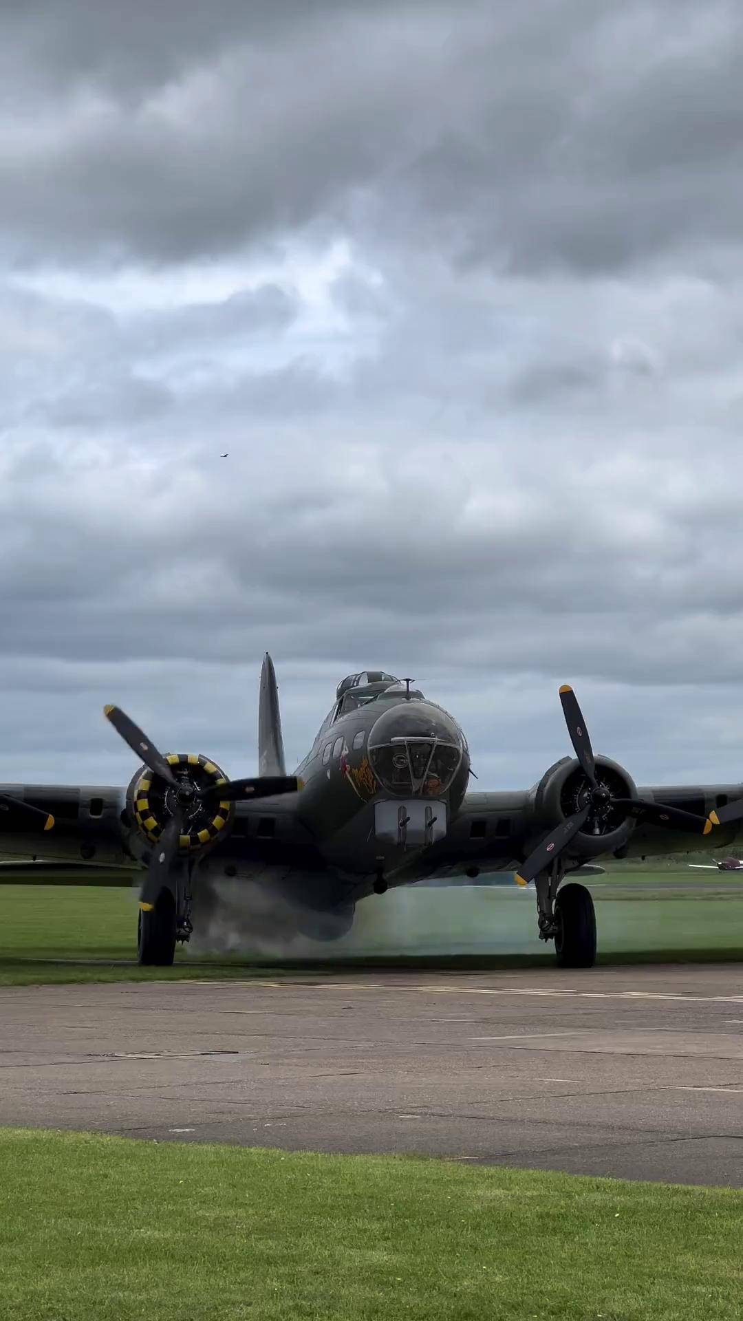 b17空中堡垒飞机电影图片