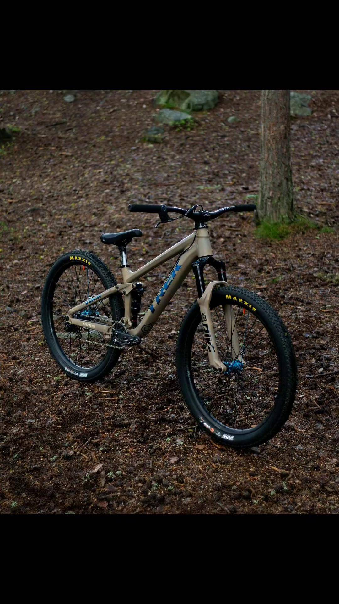 土坡自行车 崔克 赵辉