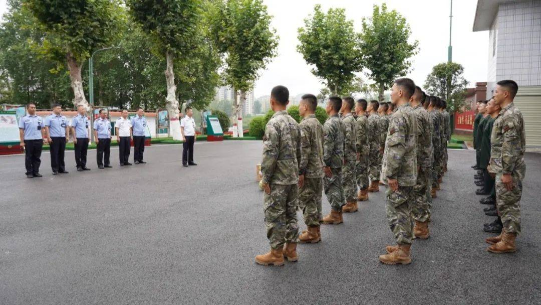 "八一"建军节 ▏监狱领导慰问驻监武警官兵