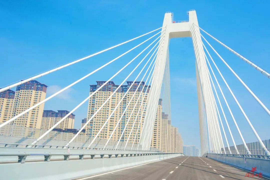 咸阳彩虹二路高架桥明日上午10点通车!