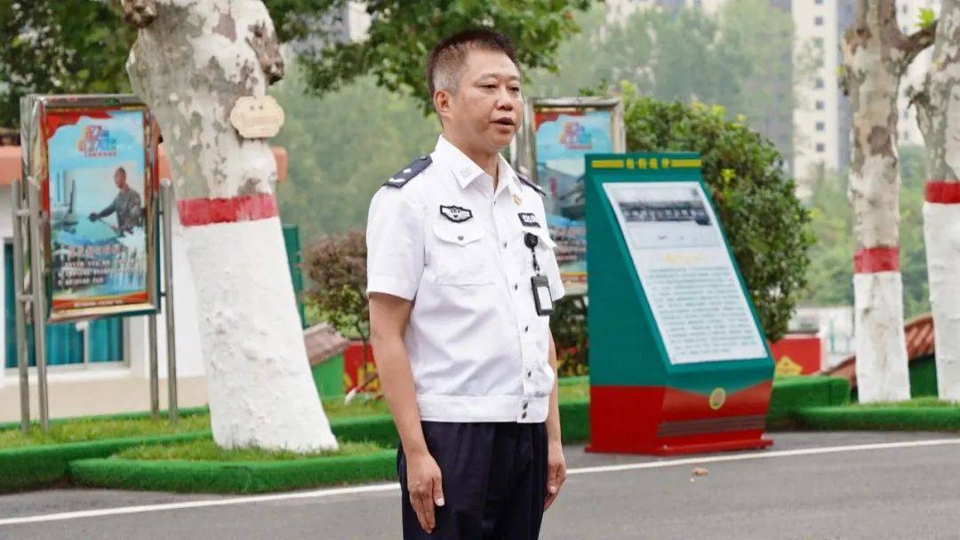 "八一"建军节 ▏监狱领导慰问驻监武警官兵