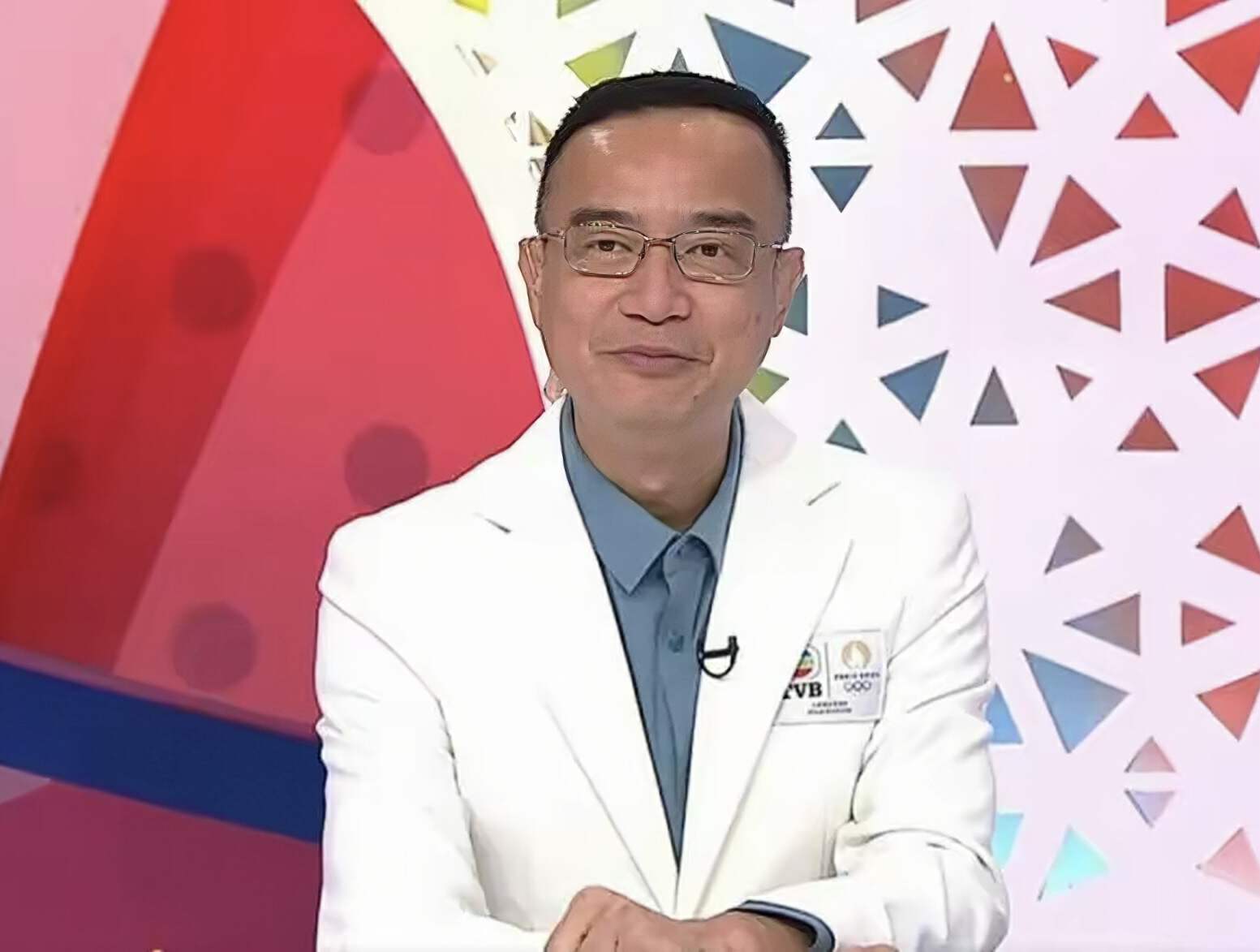 连续工作20小时,只睡觉两小时_钟志光_进行_评述