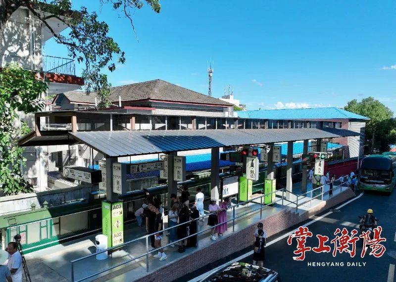 今天市委书记,市长带队,来了一场city walk