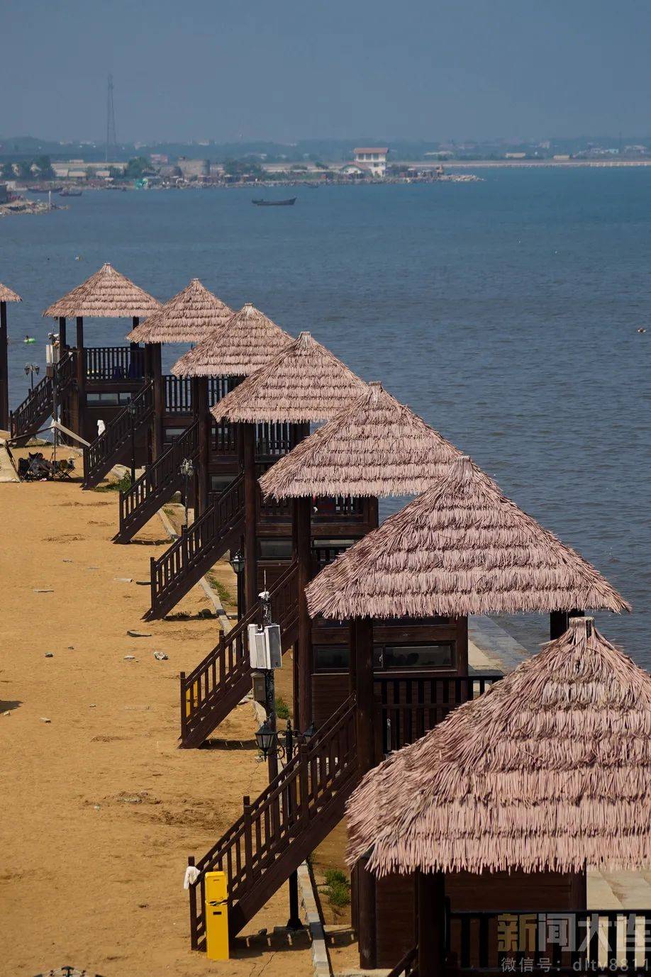 大黑石浴场/summer/summer位于营城子街道西部的大黑石海滨浴场,水质