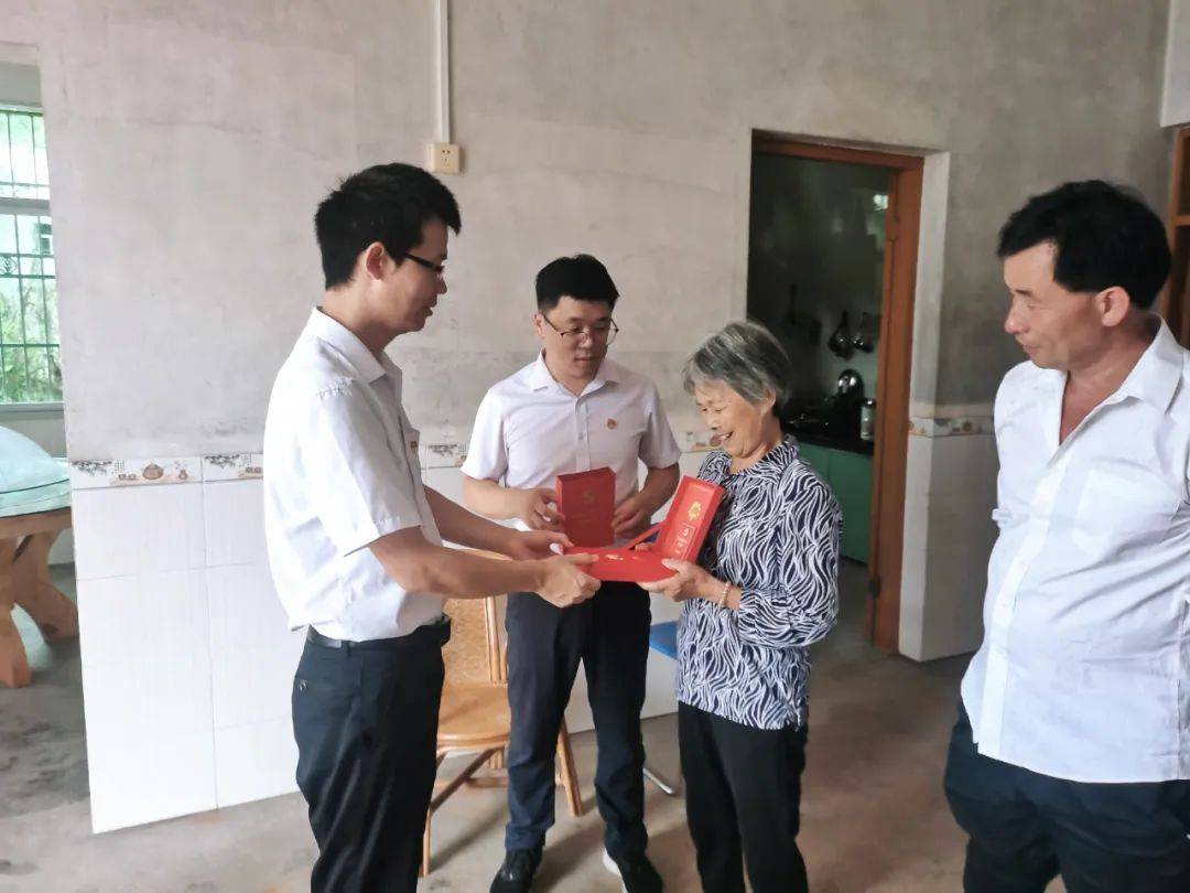 做好青年人才培养工作,中堡镇2名企业人才获评"武平县2024年度优秀新