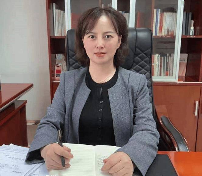 火箭般升迁,从普通女教师到副县长仅用6年时间,如今落马