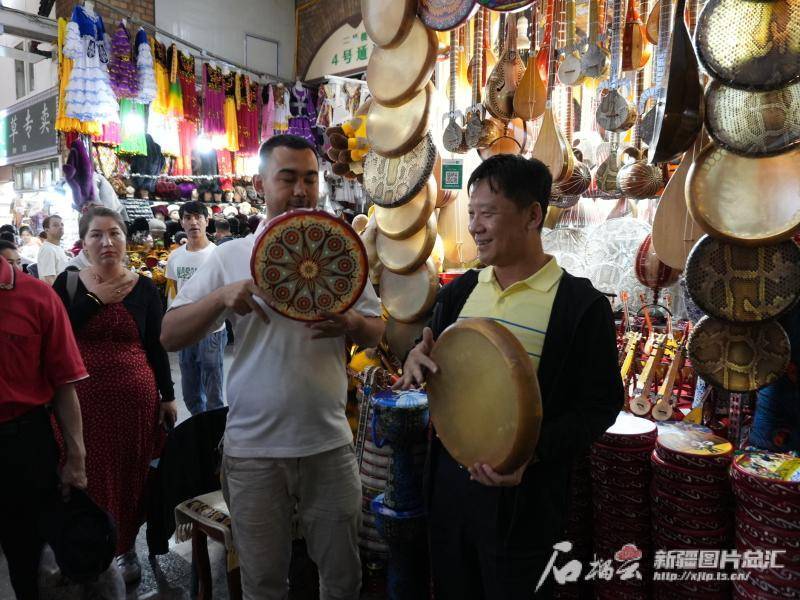 我们看到了新疆未来发展的广阔前景 台商台企参访团参访新疆