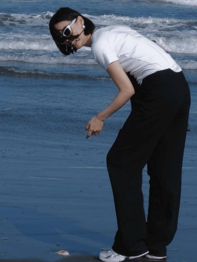 太舒适了 夏日松弛感穿搭越来越流行