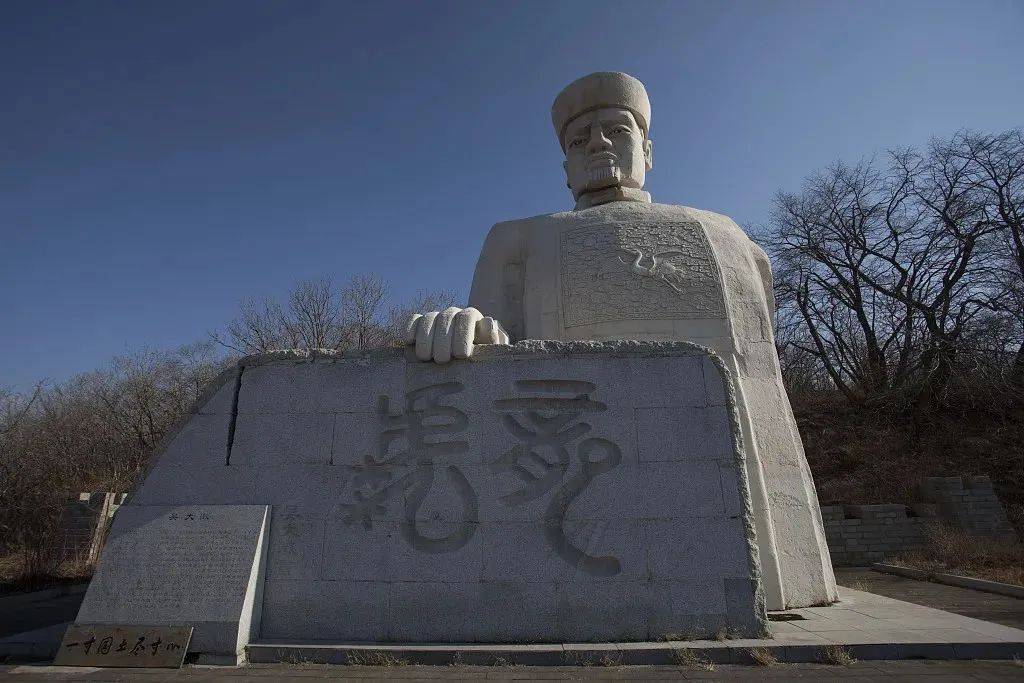 珲春市龙虎石刻 来源/视觉中国数年前两次参观过"土"字牌,至今不能