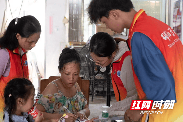 🌸河山新闻【一肖一码免费公开资料大全】|鲜花寄情润师心，健康护航养身心——西关小学热烈庆祝第40个教师节  第5张