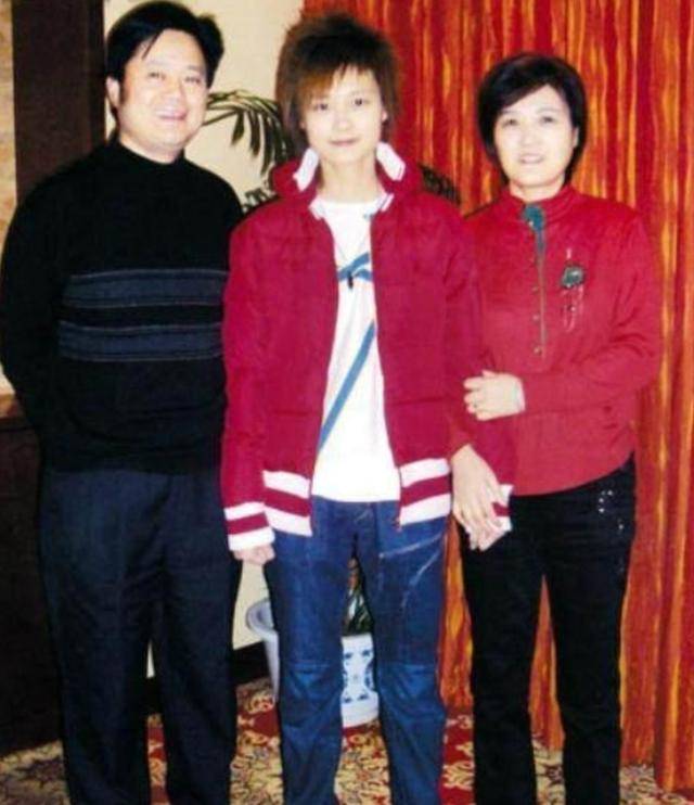 娱乐圈的残酷真相,在39岁的李宇春身上表现得淋漓尽致