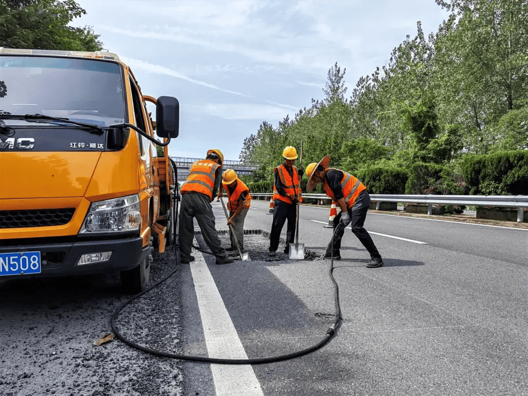 公路养护照片图片