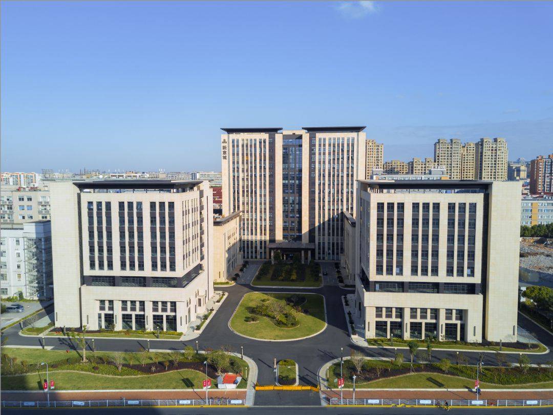 营造温馨港湾酒店式环境坐落于虹桥镇的闵行高科技园,凭借其独特的