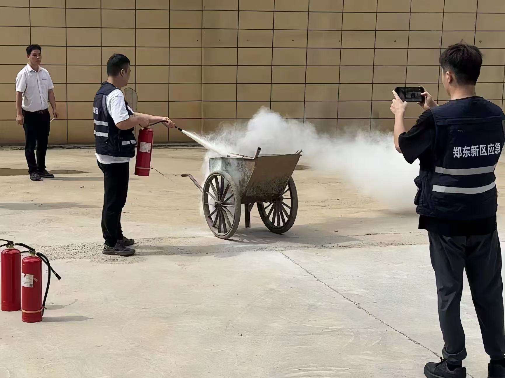 郑州市郑东新区应急管理局联合白沙镇开展应急救援综合演练活动