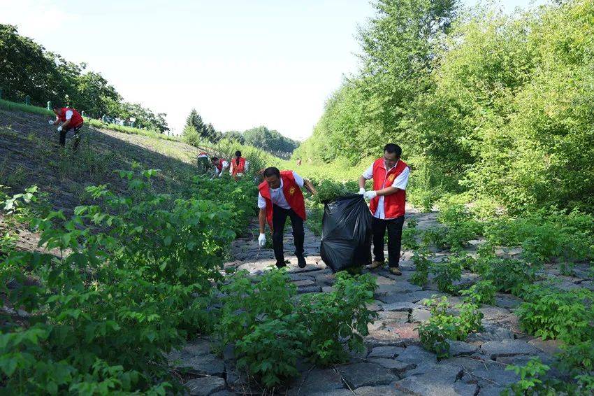我市"保护母亲河"志愿服务统一行动日正式启动
