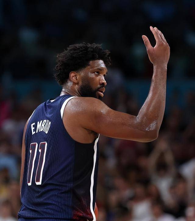 一夜4笔签约达成!米尔斯加盟爵士,恩比德获大奖,湖人又捡漏