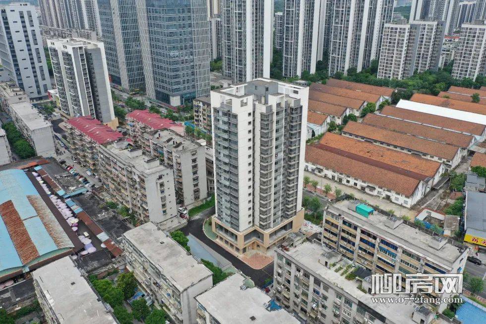 丽景馨居周边环境实景建面约89㎡三房户型入户处的墙体既能一定程度上